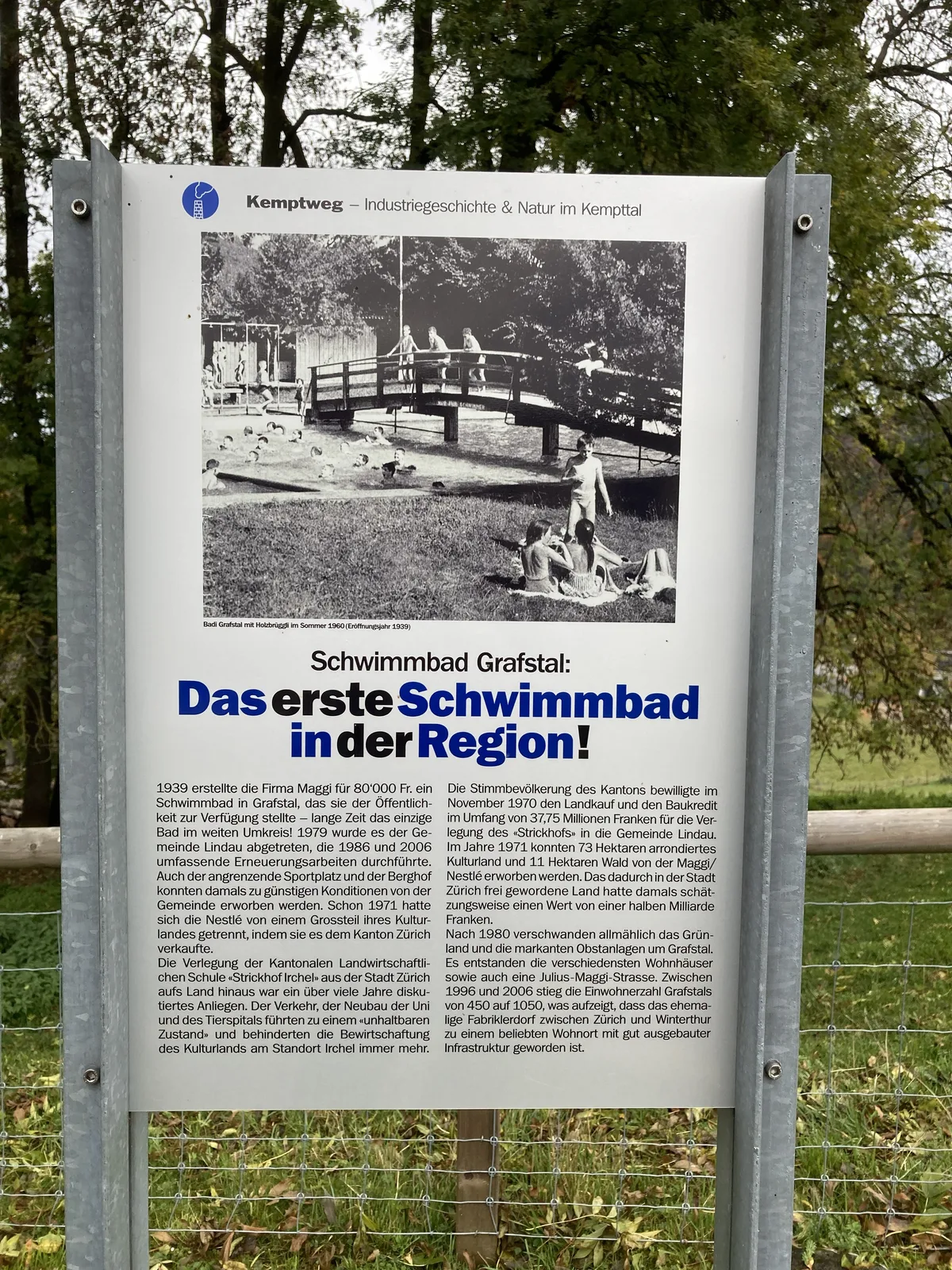 Tafel zum Schwimmbad Grafstal